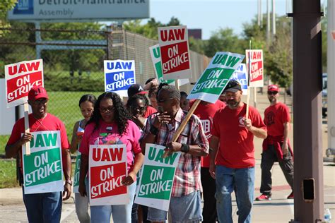 UAW announces deal with General Motors that tentatively ends strikes against Detroit automakers